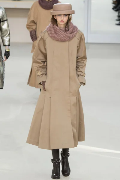 Look 65